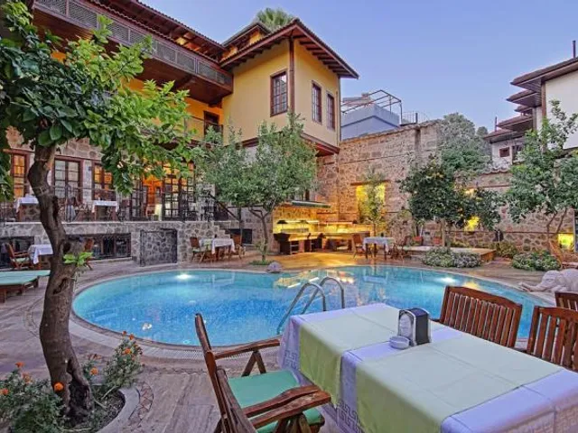 La Paloma Hotel