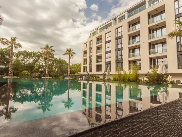 Azur Premium Resort