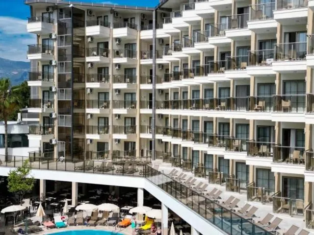 Monte Carlo Hotel