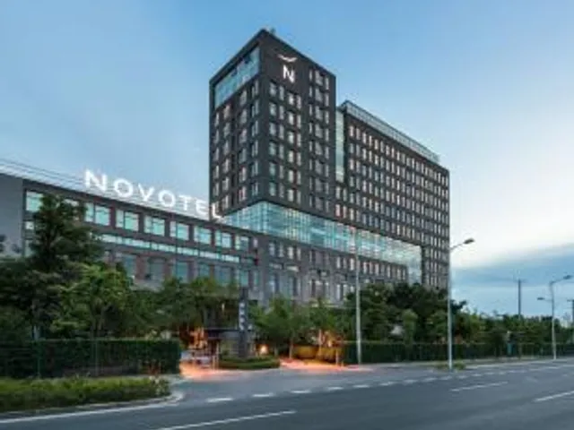 Novotel Shanghai Clover
