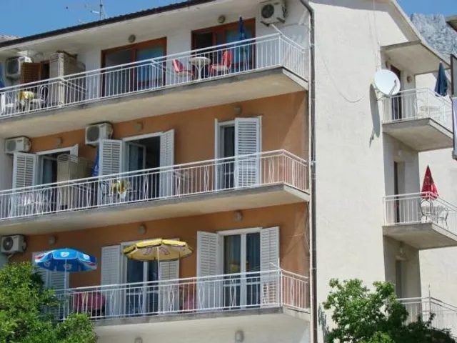 Renata Apartments