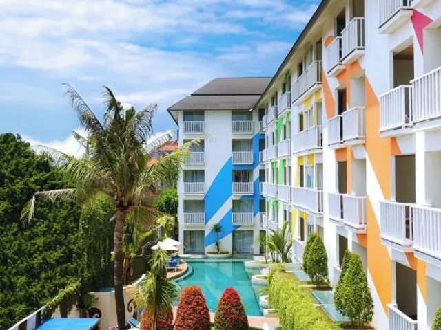Bliss Surfer Hotel