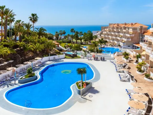 Tropical Park Hotel