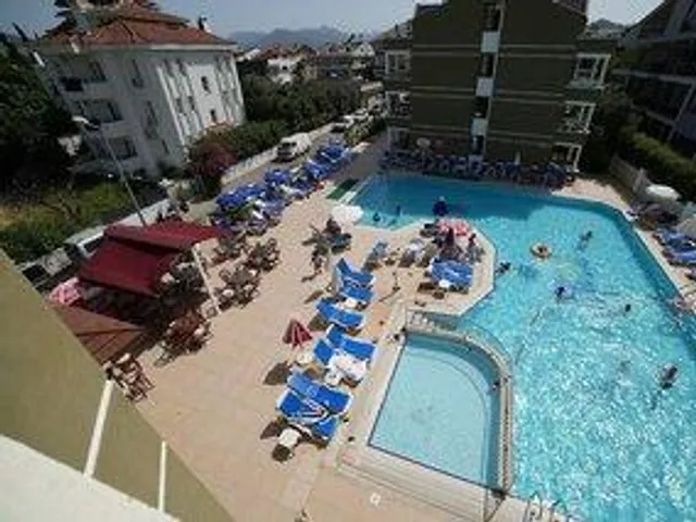 Candan Apart Hotel
