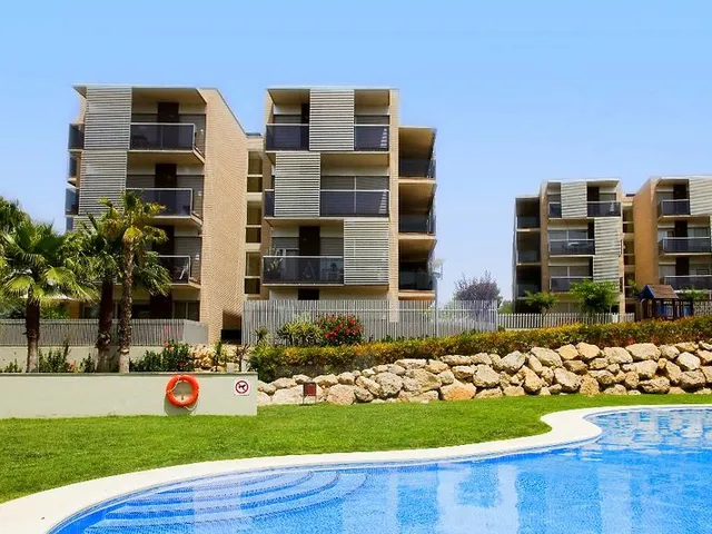 Rentalmar Families Paradise Village