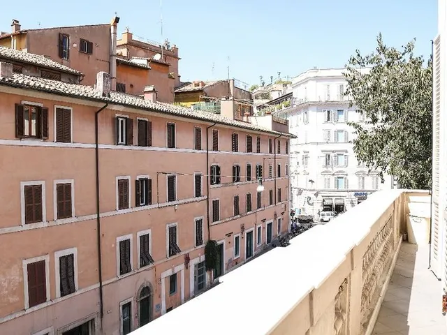 Rome King Suite