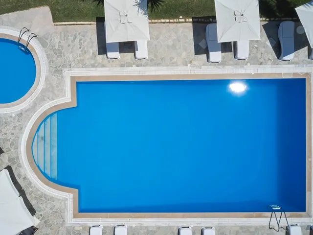 Polos Hotel Paros