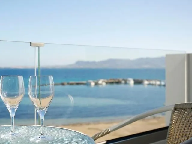 Oasis Beach Hotel & Spa