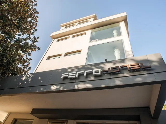 Ferro Hotel