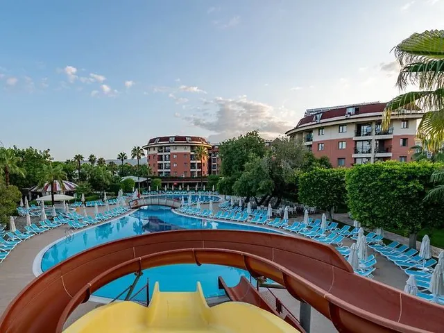 Palmeras Beach Hotel