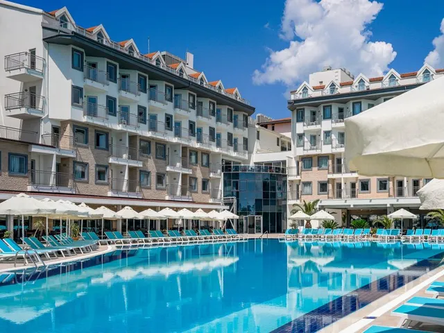 Side Aluna Hotel