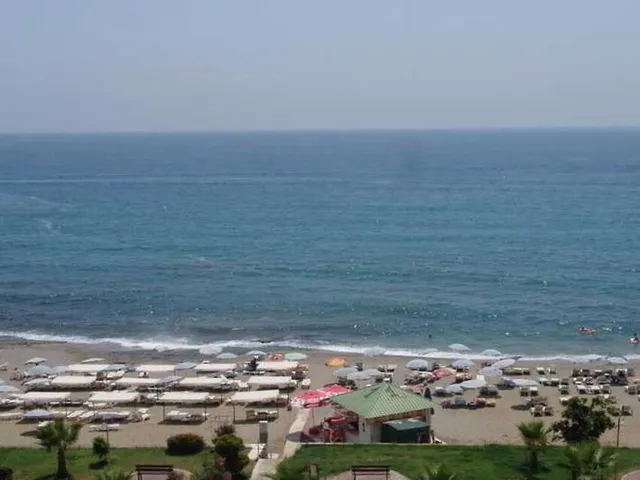 Club Bayar Beach Hotel