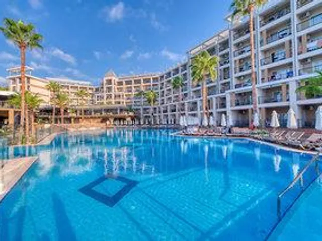Seven Seas Palmeras Bay