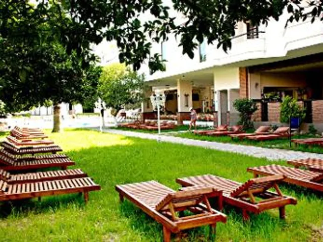 Boulevard Hotel