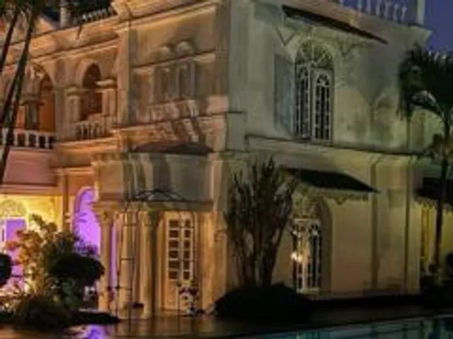 Bougainvilla Hotel