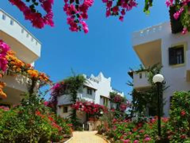 Paul Marie Hotel & Bungalows