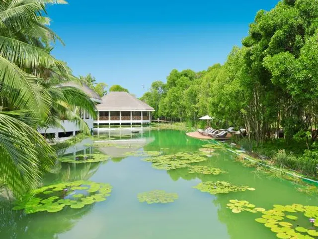 Dreamland The Unique Sea & Lake Resort / Spa