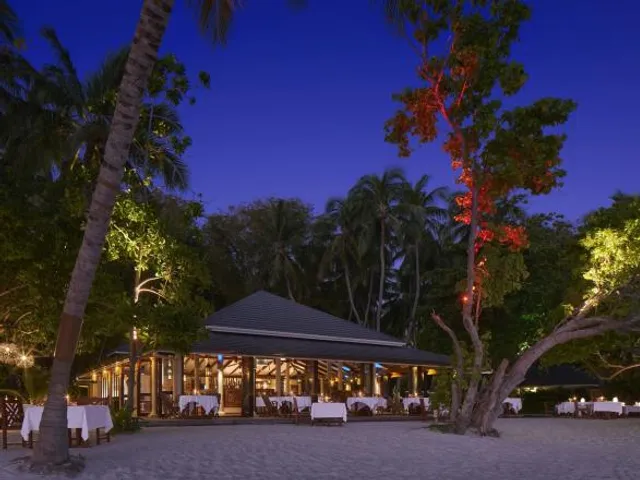 Royal Island Resort & Spa