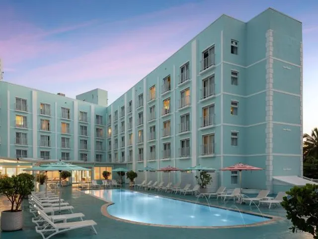 Courtyard Nassau Downtown/Junkanoo Beach