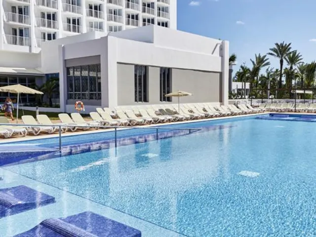 Hotel Riu Palace Paradise Island
