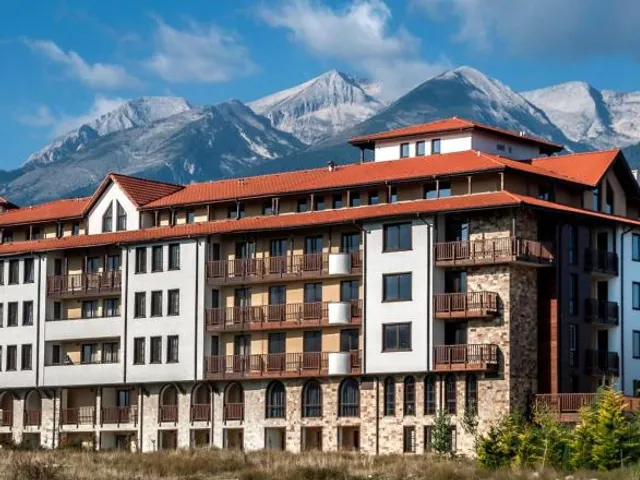 Grand Royale Apartment Complex & Spa