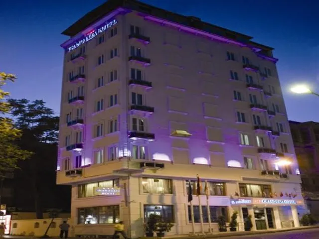 Grand Liza Hotel