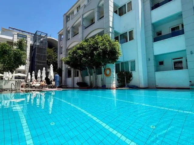 Two Seas Hotel