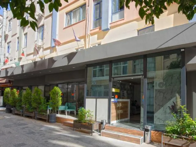 Nest Hotel