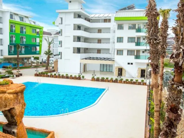 Green Life Hotel