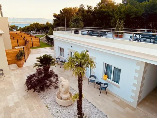 Zlatni Rat Beach Hotel