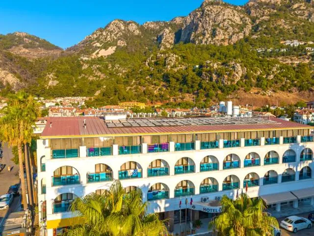 Özcan Beach Hotel