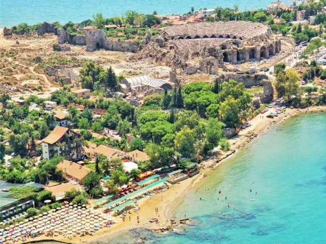 Leda Beach Hotel