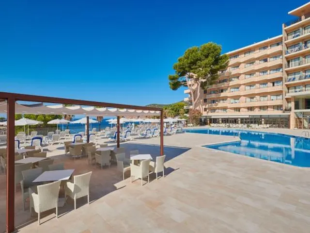 Grupotel Playa Camp de Mar