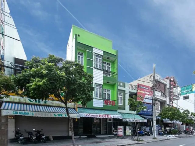 Honey Hotel
