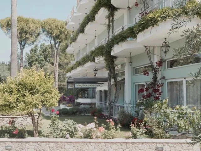 Paloma Blanca Hotel