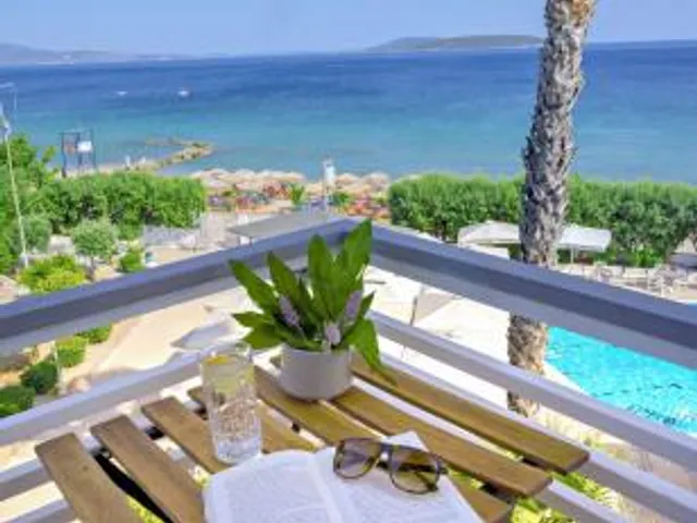 The Grove Seaside Hotel