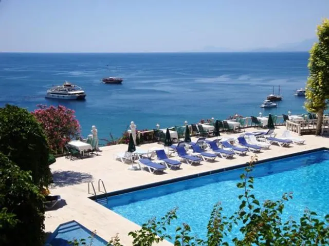 Lara Hotel