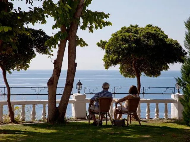 Adonis Hotel