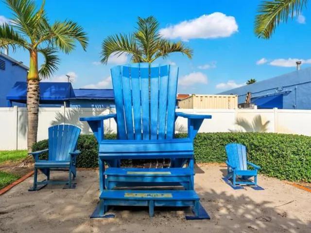 Rodeway Inn & Suites Airport/Cruise Port