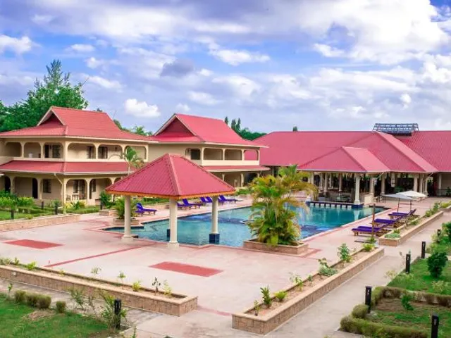The Oasis Hotel Restaurant & Spa