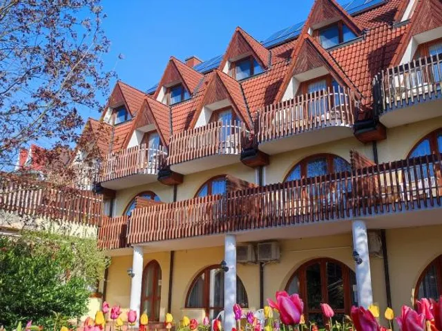 Agnes Hotel