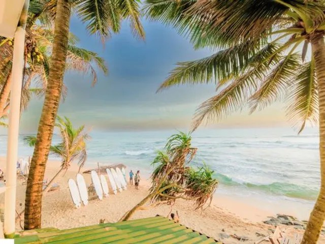 Royal Beach Hotel & Restaurant
