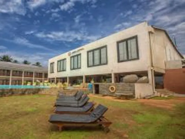 Avenra Beach Hotel