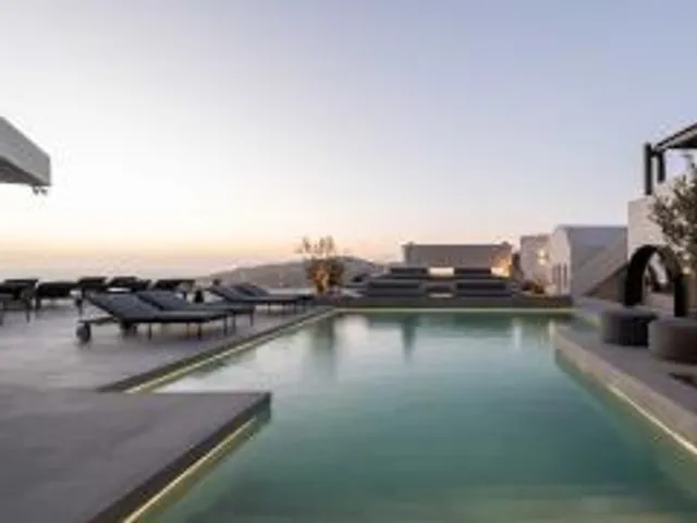 Rocabella Santorini