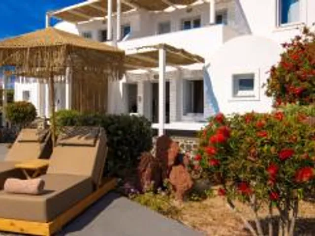 Phaos Santorini Suites