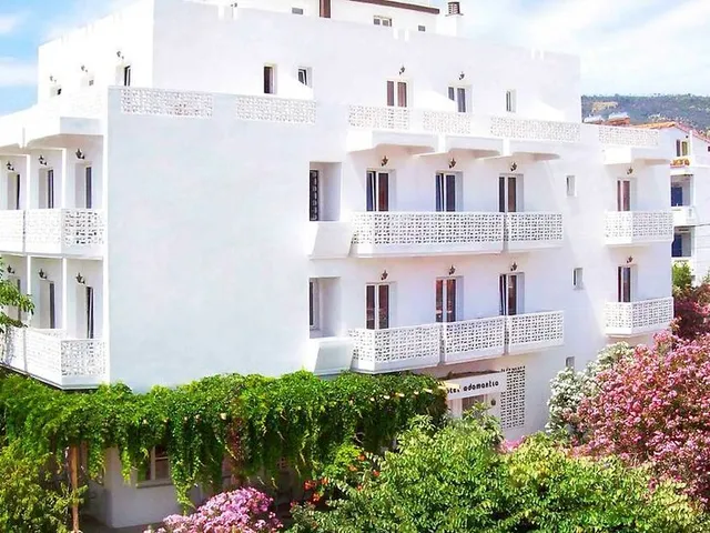 Adamantia Hotel