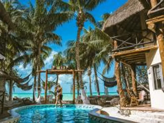 Holbox Dream Beachfront Hotel
