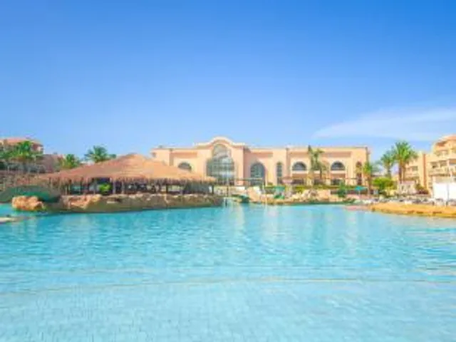 V Beach Resort - Sahl Hasheesh