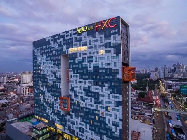 Yello Hotel Harmoni