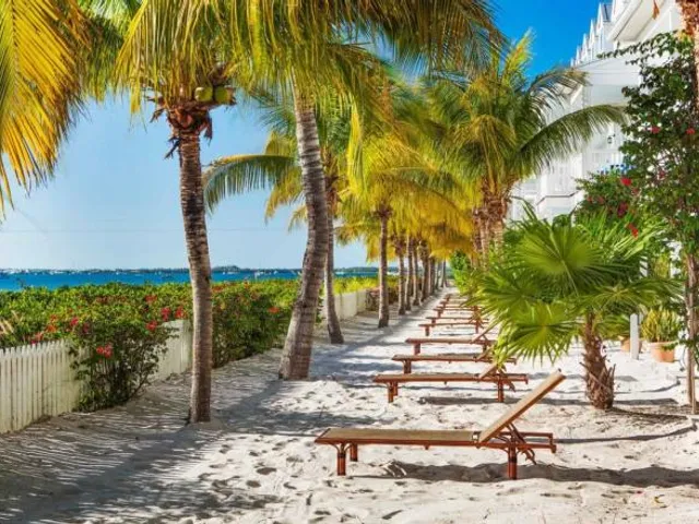 Parrot Key Hotel & Villas